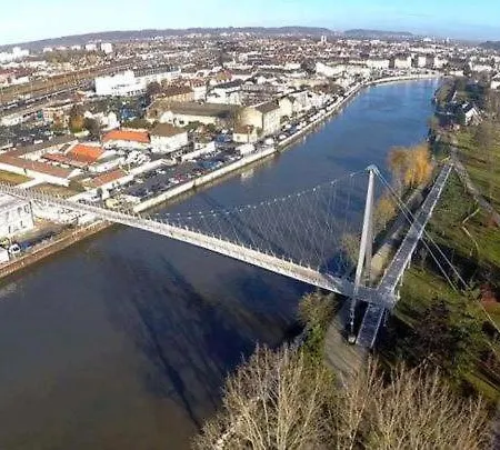 Dans T4 Hyper Proche De La Gare Sncf Et A 300m De La Gare Routiere Privatunterkunft Creil