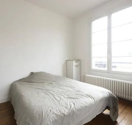 Dans T4 Hyper Proche De La Gare Sncf Et A 300m De La Gare Routiere Homestay *