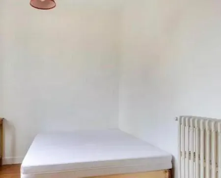 Dans T4 Hyper Proche De La Gare Sncf Et A 300m De La Gare Routiere Homestay