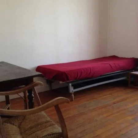 Dans T4 Hyper Proche De La Gare Sncf Et A 300m De La Gare Routiere *