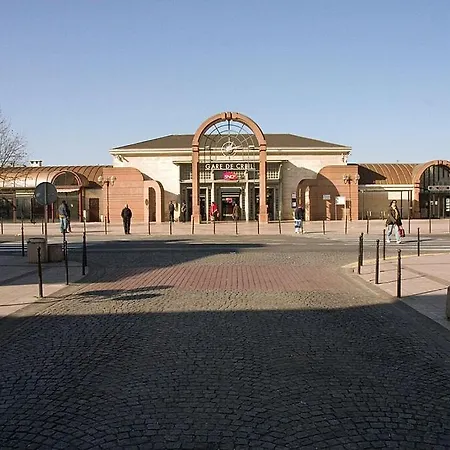 Dans T4 Hyper Proche De La Gare Sncf Et A 300m De La Gare Routiere Creil