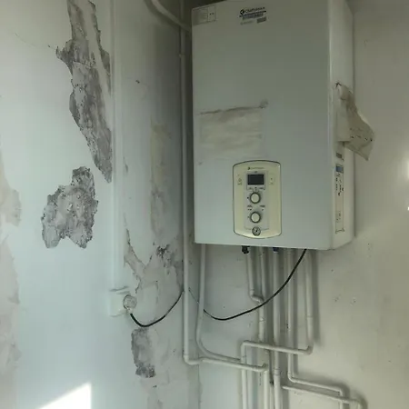 Dans T4 Hyper Proche De La Gare Sncf Et A 300m De La Gare Routiere * Creil