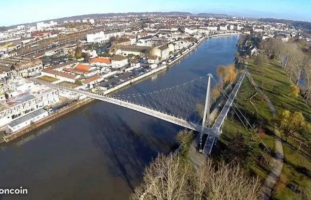 Dans T4 Hyper Proche De La Gare Sncf Et A 300m De La Gare Routiere Homestay Creil