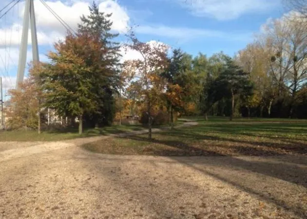 Dans T4 Hyper Proche De La Gare Sncf Et A 300m De La Gare Routiere *
