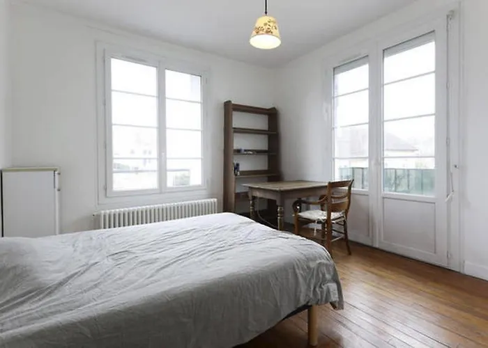 Dans T4 Hyper Proche De La Gare Sncf Et A 300m De La Gare Routiere