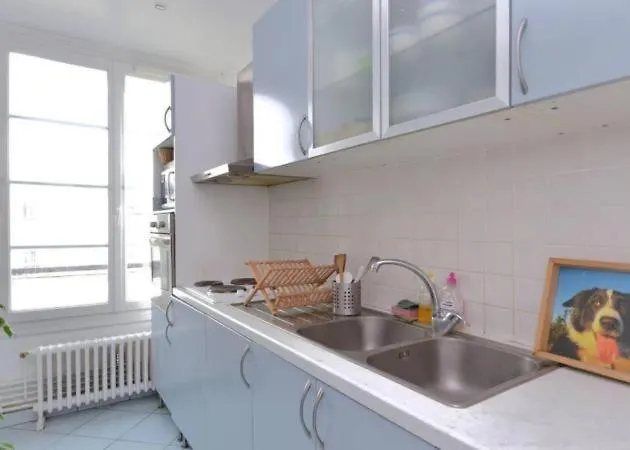 Dans T4 Hyper Proche De La Gare Sncf Et A 300m De La Gare Routiere Homestay *