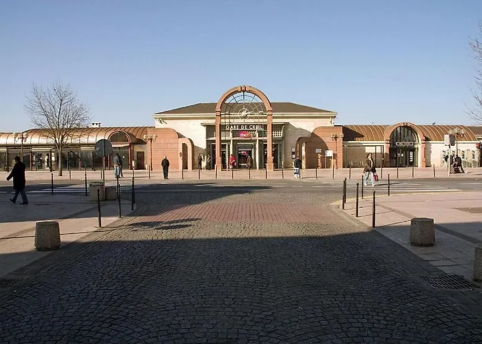 Dans T4 Hyper Proche De La Gare Sncf Et A 300m De La Gare Routiere Creil