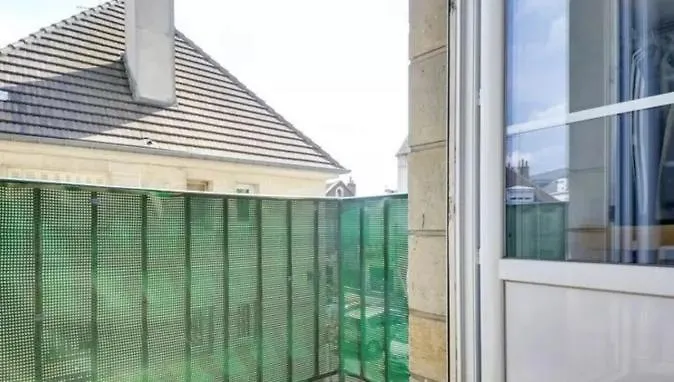 Dans T4 Hyper Proche De La Gare Sncf Et A 300m De La Gare Routiere Homestay